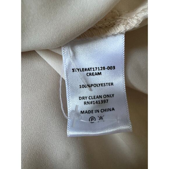 ASTR the Label Satin Cream Ruched Front Long Sleeve Crop Top Small - Picture 5 of 5